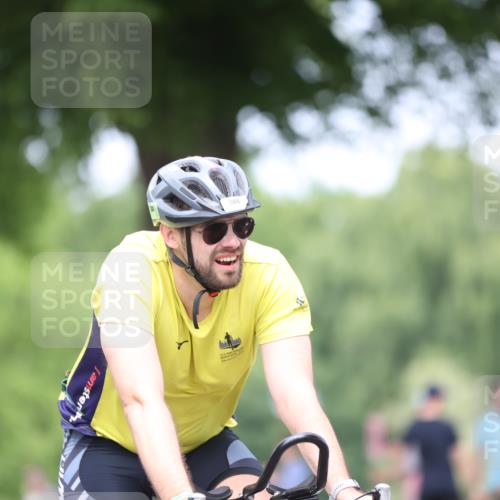 15.06.2025 - 7 Türme Triathlon Yannick Fuchs http://msf.ph/oto/7996343 15.06.2025 13:11:30 Radfahren 304, 307 meine-sportfotos.de