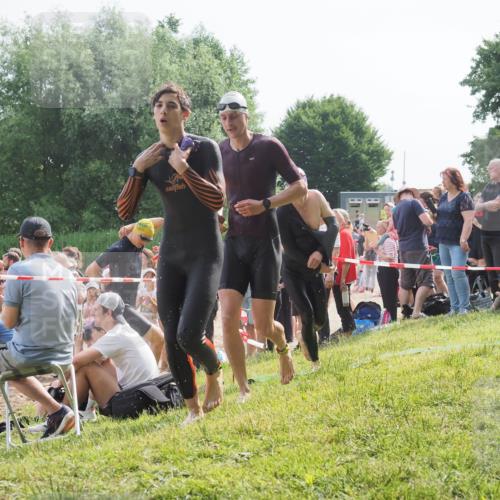 15.06.2025 - 27. Vierlanden-Triathlon KatJ http://msf.ph/oto/7996346 15.06.2025 09:55:28 Schwimmen 306, 316, 327, 329, 335, 348, 353 meine-sportfotos.de