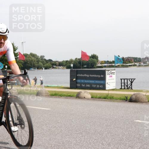 21.06.2025 - 27. Vierlanden-Triathlon H.Heesch http://msf.ph/oto/7996350 15.06.2025 11:30:09 Radfahren 676, 726, 890 meine-sportfotos.de