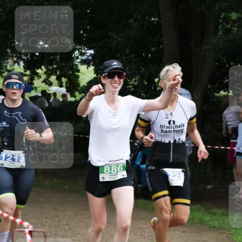 21.06.2025 - 27. Vierlanden-Triathlon Lena Gebhardt http://msf.ph/oto/7996359 15.06.2025 13:53:12 Laufen 201, 1213, 2025, 886, 4, 228 meine-sportfotos.de