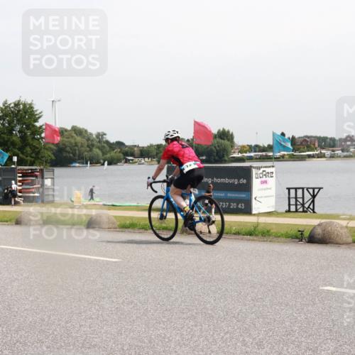 21.06.2025 - 27. Vierlanden-Triathlon H.Heesch http://msf.ph/oto/7996362 15.06.2025 11:30:11 Radfahren 676, 726, 890 meine-sportfotos.de