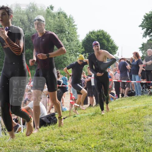 15.06.2025 - 27. Vierlanden-Triathlon KatJ http://msf.ph/oto/7996371 15.06.2025 09:55:29 Schwimmen 272, 306, 316, 327, 329, 335, 348, 353, 548 meine-sportfotos.de