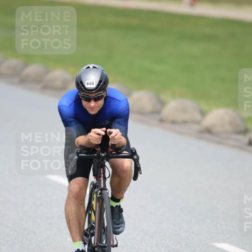 21.06.2025 - 27. Vierlanden-Triathlon H.Heesch http://msf.ph/oto/7996383 15.06.2025 12:20:45 Radfahren 649, 710 meine-sportfotos.de