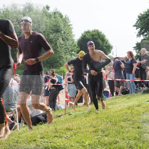 15.06.2025 - 27. Vierlanden-Triathlon KatJ http://msf.ph/oto/7996386 15.06.2025 09:55:29 Schwimmen 272, 306, 316, 327, 329, 335, 348, 353, 548 meine-sportfotos.de