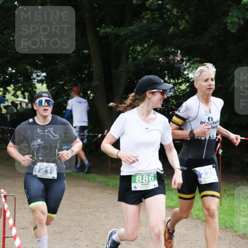 21.06.2025 - 27. Vierlanden-Triathlon Lena Gebhardt http://msf.ph/oto/7996437 15.06.2025 13:53:13 Laufen 1213, 886 meine-sportfotos.de