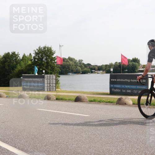 15.06.2025 - 27. Vierlanden-Triathlon H.Heesch http://msf.ph/oto/7996467 15.06.2025 09:24:53 Radfahren 138 meine-sportfotos.de