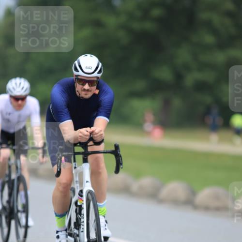 21.06.2025 - 27. Vierlanden-Triathlon H.Heesch http://msf.ph/oto/7996468 15.06.2025 12:13:54 Radfahren 642, 715, 959 meine-sportfotos.de