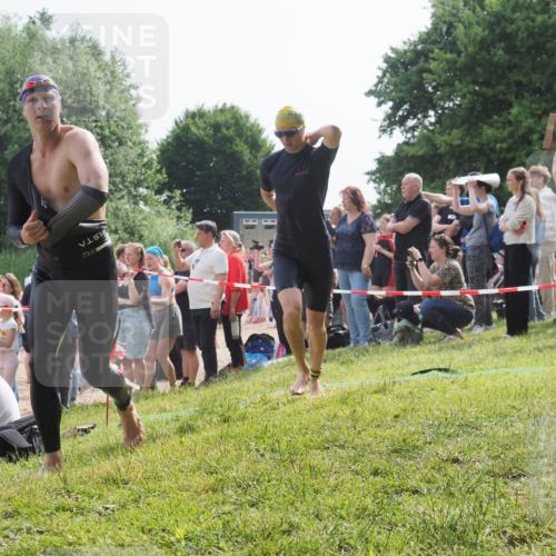 15.06.2025 - 27. Vierlanden-Triathlon KatJ http://msf.ph/oto/7996482 15.06.2025 09:55:31 Schwimmen 272, 316, 327, 329, 335, 348, 353, 548 meine-sportfotos.de