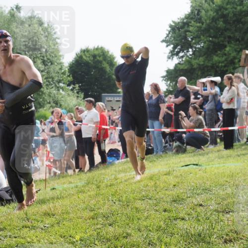 15.06.2025 - 27. Vierlanden-Triathlon KatJ http://msf.ph/oto/7996489 15.06.2025 09:55:31 Schwimmen 272, 316, 327, 329, 335, 348, 353, 548 meine-sportfotos.de