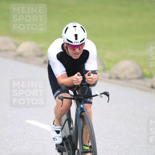 21.06.2025 - 27. Vierlanden-Triathlon H.Heesch http://msf.ph/oto/7996490 15.06.2025 12:22:00 Radfahren 644, 794, 900, 937 meine-sportfotos.de