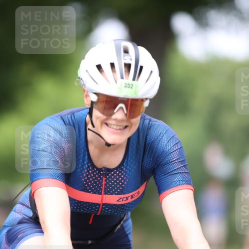 15.06.2025 - 7 Türme Triathlon Yannick Fuchs http://msf.ph/oto/7996492 15.06.2025 13:11:41 Radfahren 254, 352, 382, 415, 465, 601, 668, 1189 meine-sportfotos.de