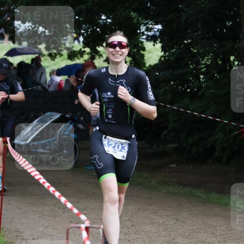 21.06.2025 - 27. Vierlanden-Triathlon Lena Gebhardt http://msf.ph/oto/7996531 15.06.2025 13:53:18 Laufen 203 meine-sportfotos.de