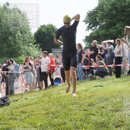 15.06.2025 - 27. Vierlanden-Triathlon KatJ http://msf.ph/oto/7996532 15.06.2025 09:55:31 Schwimmen 272, 316, 327, 329, 335, 348, 353, 548 meine-sportfotos.de
