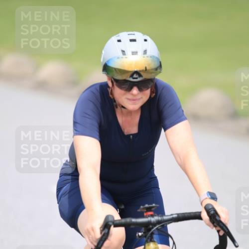 21.06.2025 - 27. Vierlanden-Triathlon H.Heesch http://msf.ph/oto/7996534 15.06.2025 12:22:01 Radfahren 644, 794, 900, 937 meine-sportfotos.de