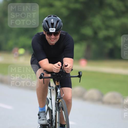 21.06.2025 - 27. Vierlanden-Triathlon H.Heesch http://msf.ph/oto/7996536 15.06.2025 12:14:16 Radfahren 741, 942, 1029, 1030, 1031, 1032, 1033 meine-sportfotos.de