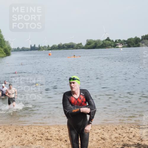 21.06.2025 - 27. Vierlanden-Triathlon MichiJ http://msf.ph/oto/7996540 15.06.2026 09:57:47 Schwimmen 287, 291, 330, 340, 827 meine-sportfotos.de