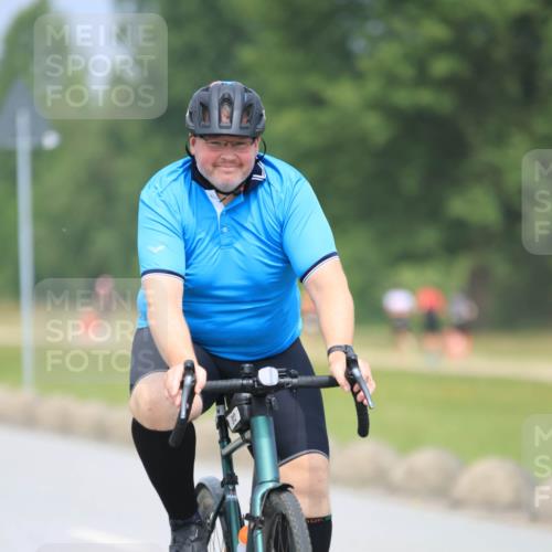 21.06.2025 - 27. Vierlanden-Triathlon H.Heesch http://msf.ph/oto/7996599 15.06.2025 12:14:49 Radfahren 207, 686, 812, 900, 1039, 1040, 1042, 1043 meine-sportfotos.de