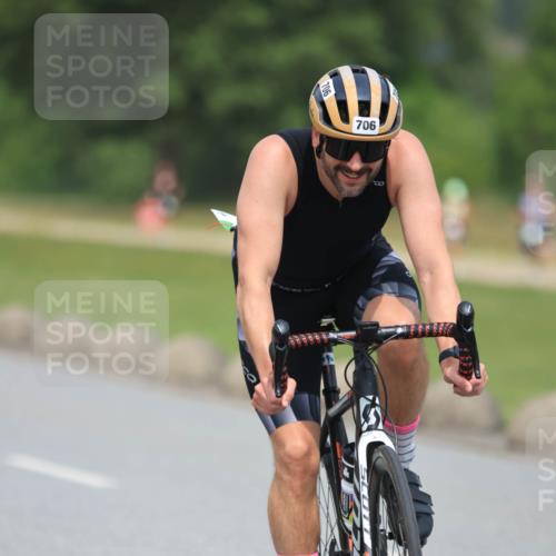 21.06.2025 - 27. Vierlanden-Triathlon H.Heesch http://msf.ph/oto/7996603 15.06.2025 12:22:23 Radfahren 706, 883, 884 meine-sportfotos.de