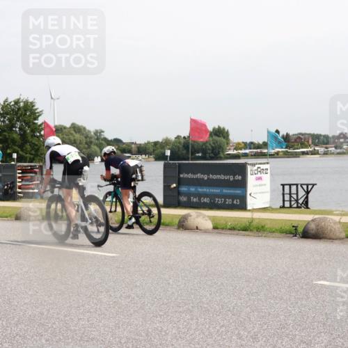 21.06.2025 - 27. Vierlanden-Triathlon H.Heesch http://msf.ph/oto/7996613 15.06.2025 11:30:58 Radfahren 167, 639, 651, 749, 926, 980 meine-sportfotos.de