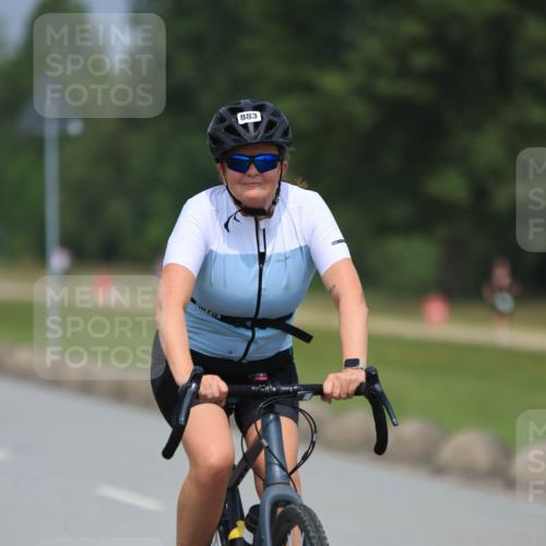 21.06.2025 - 27. Vierlanden-Triathlon H.Heesch http://msf.ph/oto/7996623 15.06.2025 12:22:25 Radfahren 706, 883, 884 meine-sportfotos.de