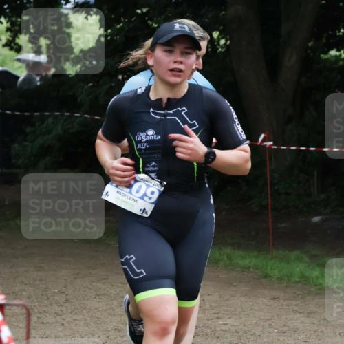 21.06.2025 - 27. Vierlanden-Triathlon Lena Gebhardt http://msf.ph/oto/7996626 15.06.2025 13:53:21 Laufen 2025, 09 meine-sportfotos.de