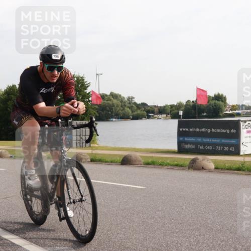 15.06.2025 - 27. Vierlanden-Triathlon H.Heesch http://msf.ph/oto/7996643 15.06.2025 09:27:32 Radfahren 147, 150 meine-sportfotos.de