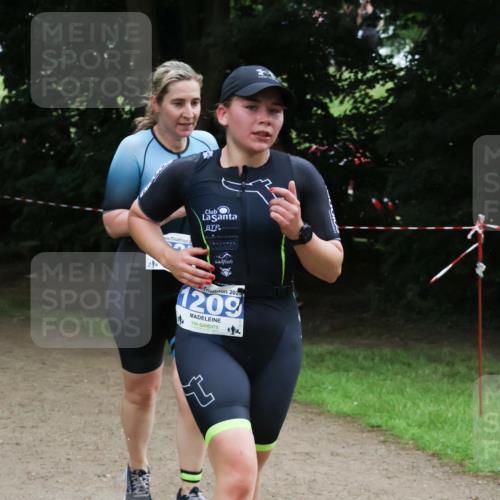 21.06.2025 - 27. Vierlanden-Triathlon Lena Gebhardt http://msf.ph/oto/7996651 15.06.2025 13:53:22 Laufen 202, 1209, 4, 4 meine-sportfotos.de