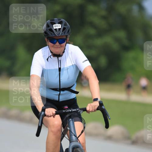 21.06.2025 - 27. Vierlanden-Triathlon H.Heesch http://msf.ph/oto/7996658 15.06.2025 12:22:25 Radfahren 706, 883, 884 meine-sportfotos.de