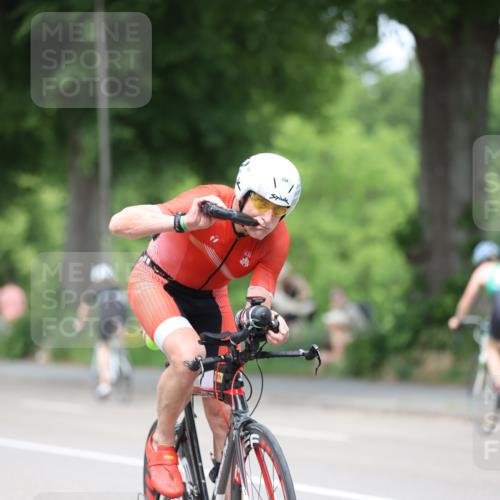 15.06.2025 - 7 Türme Triathlon Yannick Fuchs http://msf.ph/oto/7996664 15.06.2025 13:11:48 Radfahren 254, 465, 813 meine-sportfotos.de