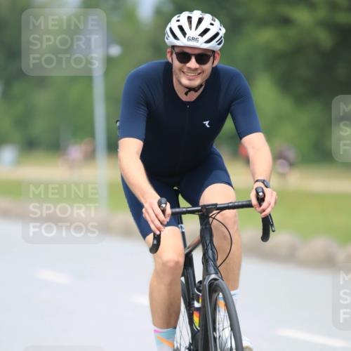 21.06.2025 - 27. Vierlanden-Triathlon H.Heesch http://msf.ph/oto/7996667 15.06.2025 12:14:56 Radfahren 207, 686, 868, 1039, 1040, 1042, 1043 meine-sportfotos.de