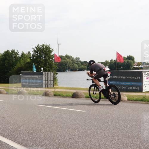 15.06.2025 - 27. Vierlanden-Triathlon H.Heesch http://msf.ph/oto/7996671 15.06.2025 09:28:29 Radfahren 113, 154 meine-sportfotos.de