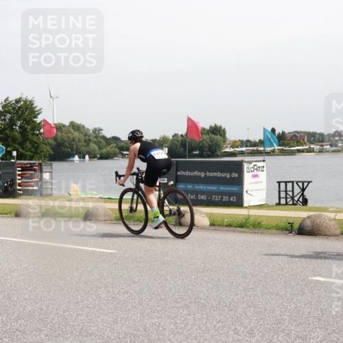 21.06.2025 - 27. Vierlanden-Triathlon H.Heesch http://msf.ph/oto/7996684 15.06.2025 11:31:06 Radfahren 228, 651, 891, 931, 980 meine-sportfotos.de