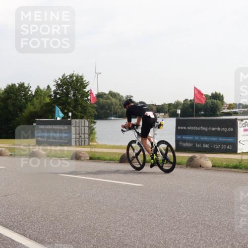 15.06.2025 - 27. Vierlanden-Triathlon H.Heesch http://msf.ph/oto/7996687 15.06.2025 09:28:37 Radfahren 116, 154 meine-sportfotos.de