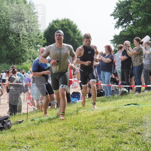 15.06.2025 - 27. Vierlanden-Triathlon KatJ http://msf.ph/oto/7996715 15.06.2025 09:55:35 Schwimmen 272, 316, 327, 329, 335, 353, 548 meine-sportfotos.de