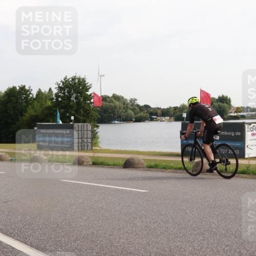 15.06.2025 - 27. Vierlanden-Triathlon H.Heesch http://msf.ph/oto/7996727 15.06.2025 09:29:15 Radfahren 22 meine-sportfotos.de
