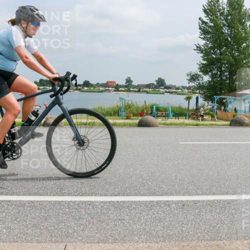 21.06.2025 - 27. Vierlanden-Triathlon H.Heesch http://msf.ph/oto/7996729 15.06.2025 12:22:29 Radfahren 706, 883, 884 meine-sportfotos.de
