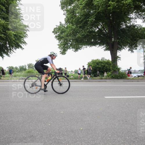 15.06.2025 - 7 Türme Triathlon Yannick Fuchs http://msf.ph/oto/7996739 15.06.2025 13:47:47 Radfahren 897, 925 meine-sportfotos.de