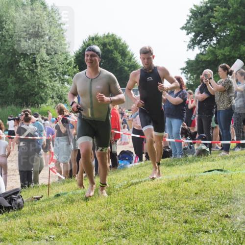 15.06.2025 - 27. Vierlanden-Triathlon KatJ http://msf.ph/oto/7996745 15.06.2025 09:55:36 Schwimmen 272, 316, 327, 329, 335, 353, 548 meine-sportfotos.de
