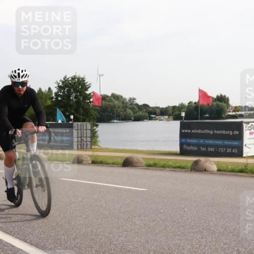 15.06.2025 - 27. Vierlanden-Triathlon H.Heesch http://msf.ph/oto/7996747 15.06.2025 09:29:35 Radfahren 23 meine-sportfotos.de