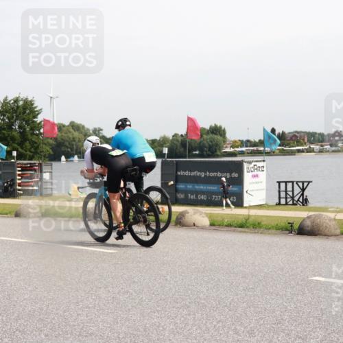 21.06.2025 - 27. Vierlanden-Triathlon H.Heesch http://msf.ph/oto/7996751 15.06.2025 11:31:11 Radfahren 713, 895, 924, 1400 meine-sportfotos.de
