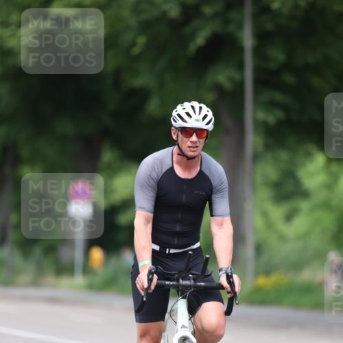 15.06.2025 - 7 Türme Triathlon Yannick Fuchs http://msf.ph/oto/7996787 15.06.2025 13:11:59 Radfahren 228, 230, 553, 928, 932 meine-sportfotos.de