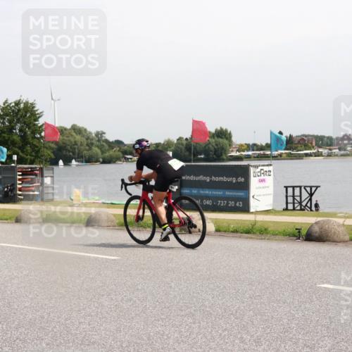 21.06.2025 - 27. Vierlanden-Triathlon H.Heesch http://msf.ph/oto/7996796 15.06.2025 11:31:13 Radfahren 713, 812, 895, 917, 924, 941, 1400 meine-sportfotos.de