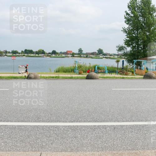 21.06.2025 - 27. Vierlanden-Triathlon H.Heesch http://msf.ph/oto/7996810 15.06.2025 12:22:44 Radfahren 657, 701, 886 meine-sportfotos.de