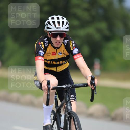 21.06.2025 - 27. Vierlanden-Triathlon H.Heesch http://msf.ph/oto/7996817 15.06.2025 12:22:46 Radfahren 886, 894, 934 meine-sportfotos.de