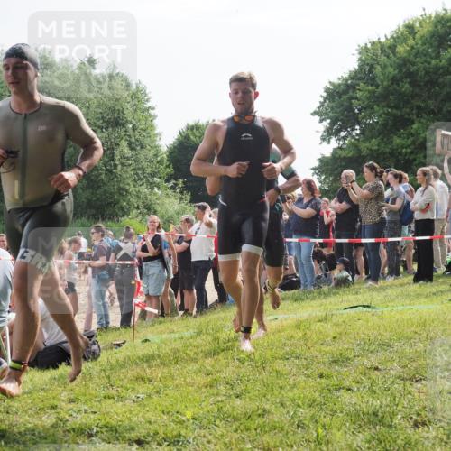 15.06.2025 - 27. Vierlanden-Triathlon KatJ http://msf.ph/oto/7996824 15.06.2025 09:55:37 Schwimmen 272, 316, 327, 329, 335, 548 meine-sportfotos.de