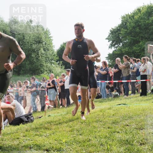 15.06.2025 - 27. Vierlanden-Triathlon KatJ http://msf.ph/oto/7996841 15.06.2025 09:55:37 Schwimmen 272, 316, 327, 329, 335, 548 meine-sportfotos.de