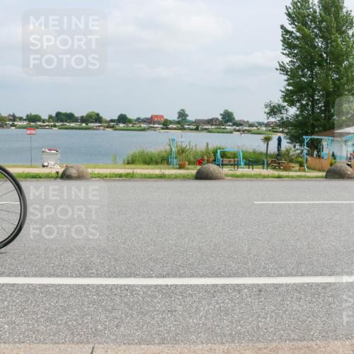 21.06.2025 - 27. Vierlanden-Triathlon H.Heesch http://msf.ph/oto/7996858 15.06.2025 12:22:49 Radfahren 886, 894 meine-sportfotos.de