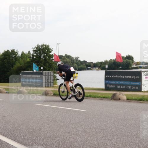 15.06.2025 - 27. Vierlanden-Triathlon H.Heesch http://msf.ph/oto/7996871 15.06.2025 09:30:53 Radfahren 65, 153, 160 meine-sportfotos.de