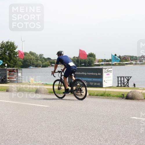 21.06.2025 - 27. Vierlanden-Triathlon H.Heesch http://msf.ph/oto/7996880 15.06.2025 11:31:34 Radfahren  meine-sportfotos.de