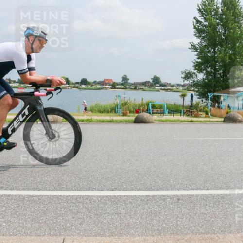 21.06.2025 - 27. Vierlanden-Triathlon H.Heesch http://msf.ph/oto/7996888 15.06.2025 12:23:34 Radfahren 733, 805, 812, 829 meine-sportfotos.de
